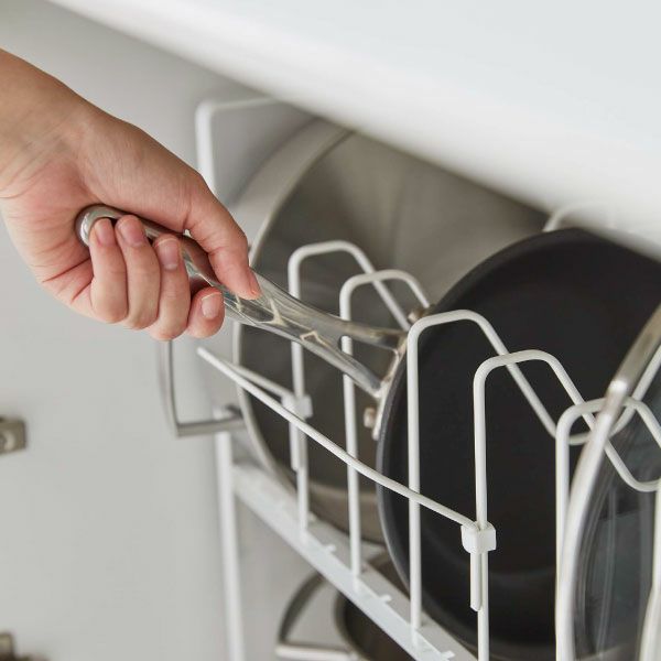 山崎実業 シンク下高さ調整鍋蓋＆フライパン収納ラック 2段 タワー tower | キッチン雑貨・タワーシリーズ