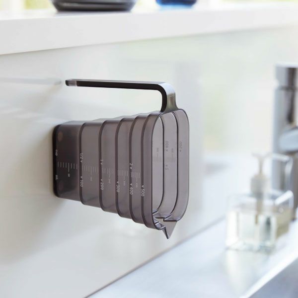 山崎実業 マグネット段々計量カップ タワー 500ml tower | キッチン雑貨・タワーシリーズ