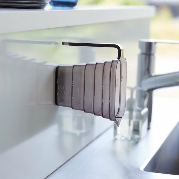 山崎実業 マグネット段々計量カップ タワー 500ml tower | キッチン雑貨・タワーシリーズ