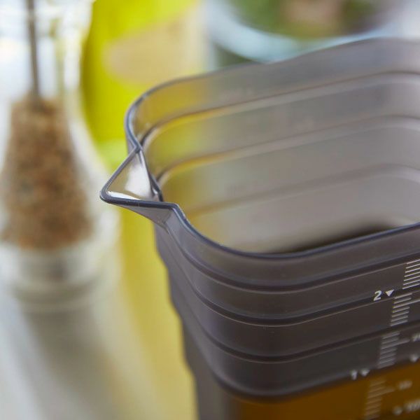 山崎実業 マグネット段々計量カップ タワー 500ml tower | キッチン雑貨・タワーシリーズ