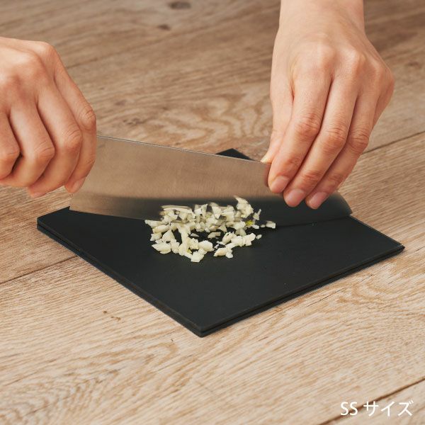 h tag cutting mat L アッシュタグ カッティングマット L | キッチン雑貨・まな板