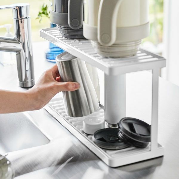 山崎実業 トレー付きジャグボトル＆グラススタンド タワー 2段 tower | キッチン雑貨・タワーシリーズ