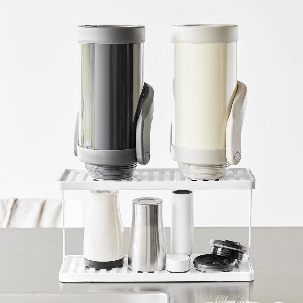 山崎実業 トレー付きジャグボトル＆グラススタンド タワー 2段 tower | キッチン雑貨・タワーシリーズ