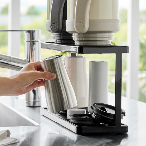 山崎実業 トレー付きジャグボトル＆グラススタンド タワー 2段 tower | キッチン雑貨・タワーシリーズ