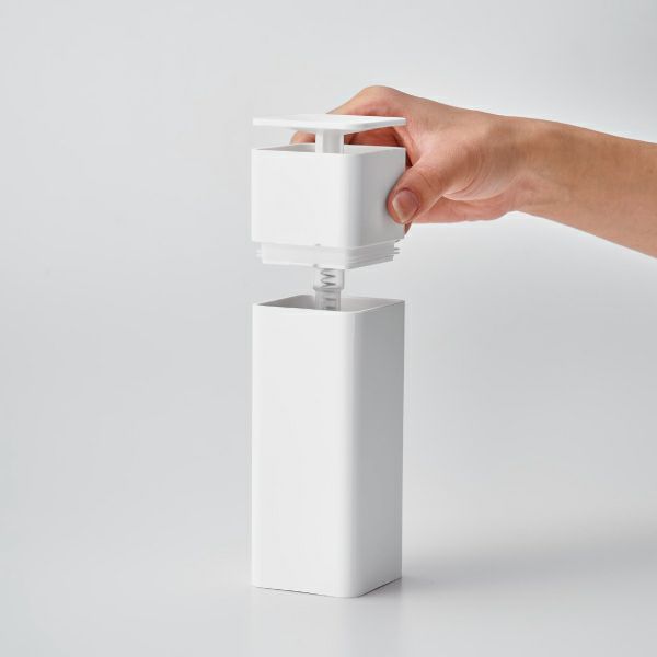 山崎実業 片手で出せるマグネットディスペンサー タワー tower | キッチン雑貨・タワーシリーズ