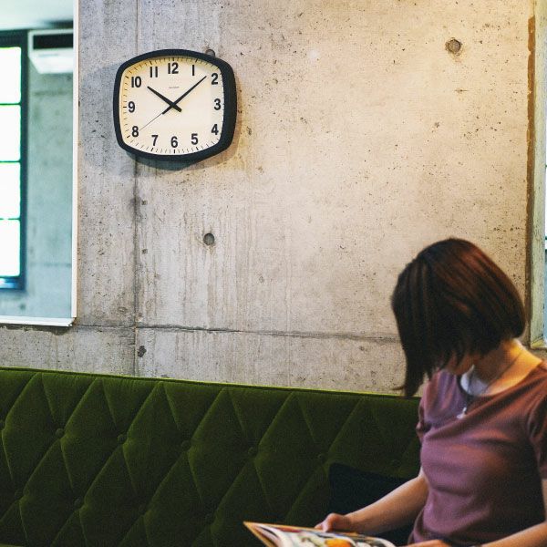 CHAMBRE R-SQUARE CLOCK シャンブル アールスクエアクロック ウォルナット | インテリア雑貨・掛け時計