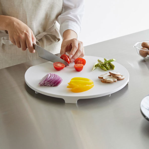 山崎実業 食洗機対応 マグネット抗菌まな板 ラウンド タワー tower | キッチン雑貨・タワーシリーズ