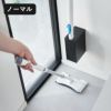 山崎実業 ウォール流せるトイレブラシホルダー タワー 石こうボード壁対応 tower | トイレ雑貨・タワーシリーズ