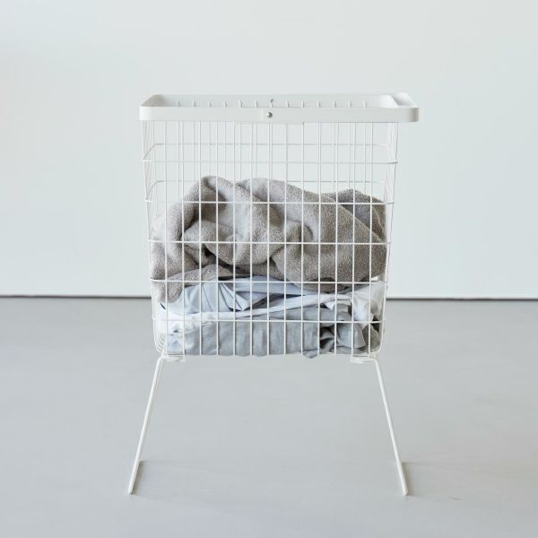 山崎実業 折り畳み脚付きランドリーバスケット tower | インテリア雑貨・タワーシリーズ