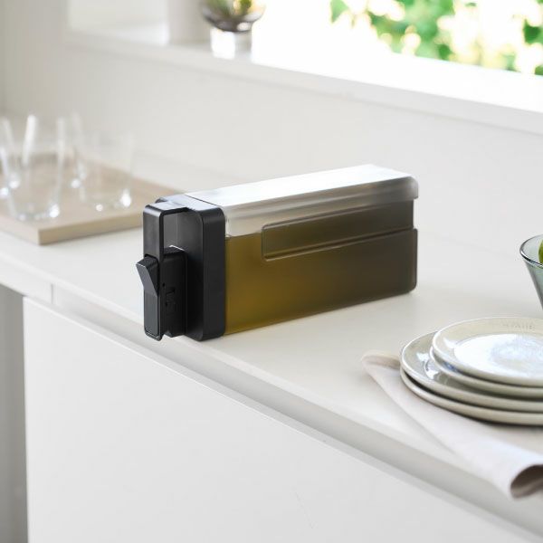 山崎実業 倒して置けてそのまま注げる冷水筒 タワー 2.2L tower | キッチン雑貨・タワーシリーズ