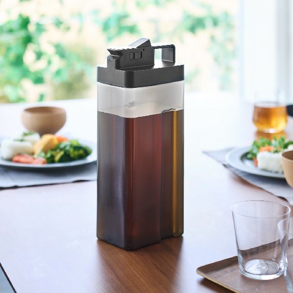 山崎実業 倒して置けてそのまま注げる冷水筒 タワー 2.2L tower | キッチン雑貨・タワーシリーズ
