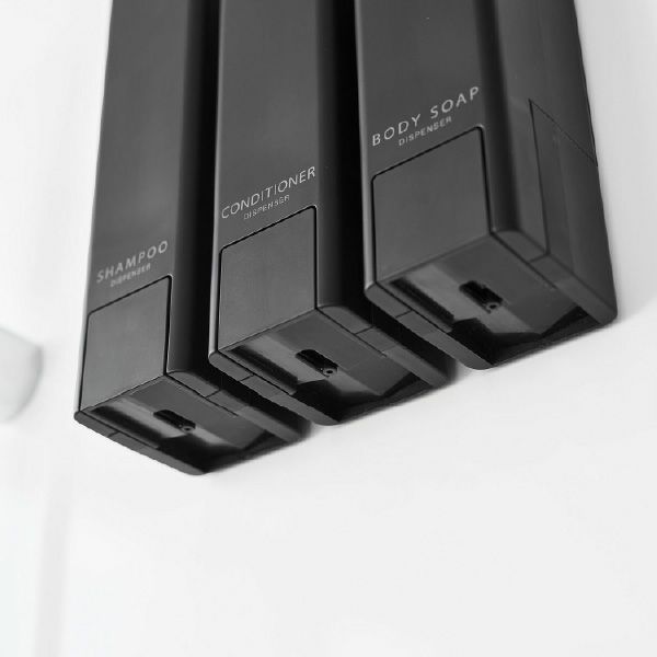山崎実業 下から出るマグネットディスペンサー タワー tower | バスグッズ・タワーシリーズ